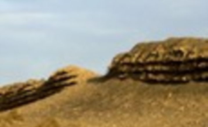 24 kilometers Han Great Wall Ruins Found in West China's Gansu