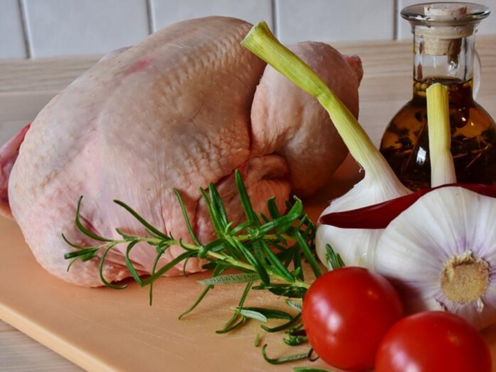 Beggar's Chicken: Grassroot Wisdom, Royal Taste