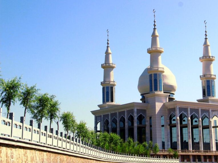 Hui ethnic group, widely distributed in China